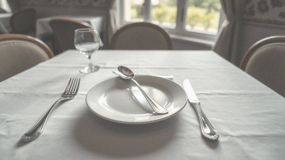 Sztućce jak rozłożyć? Przewodnik po zasadach savoir-vivre